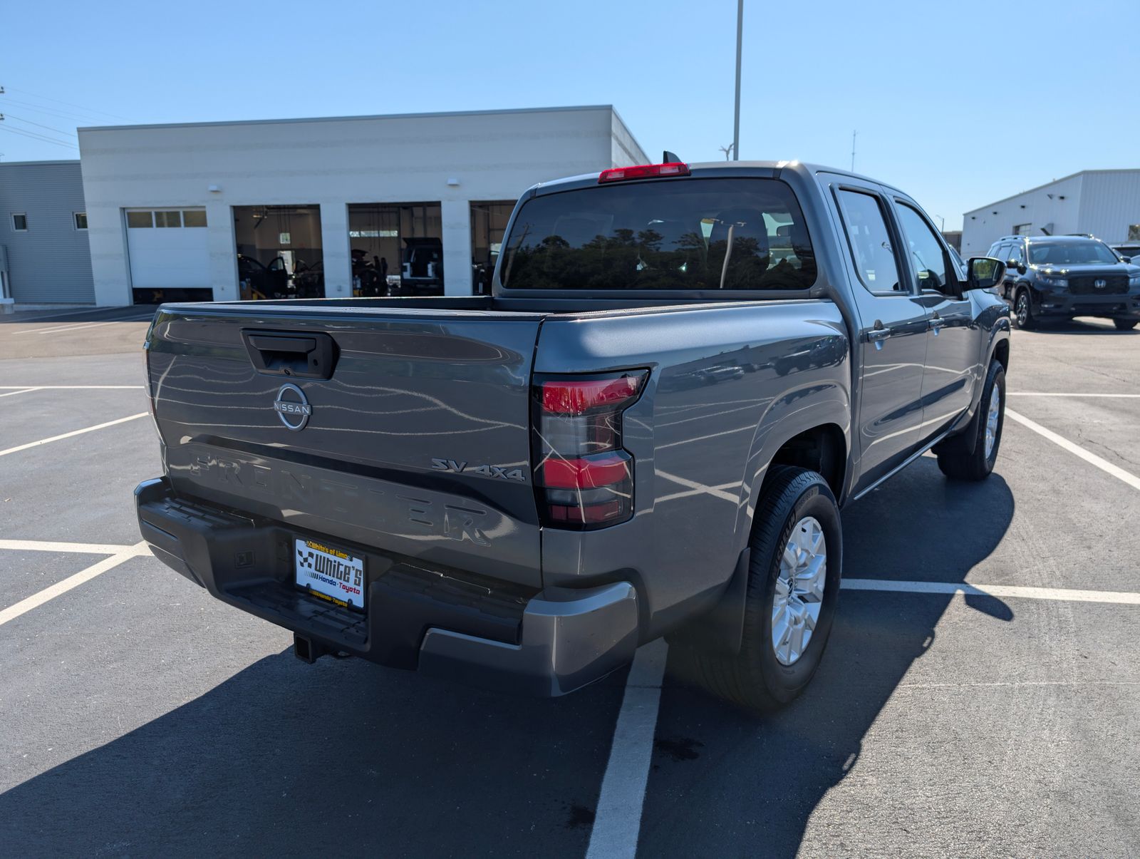 2023 Nissan Frontier SV photo 4