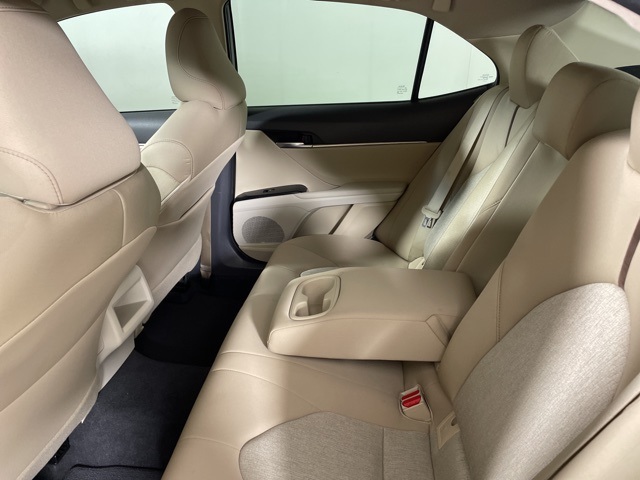 2018 Toyota Camry LE photo 31