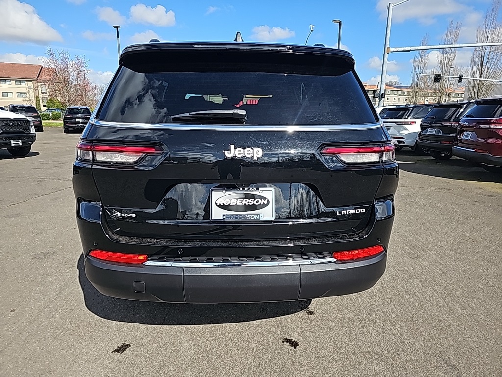 2025 Jeep Grand Cherokee Laredo X photo 4