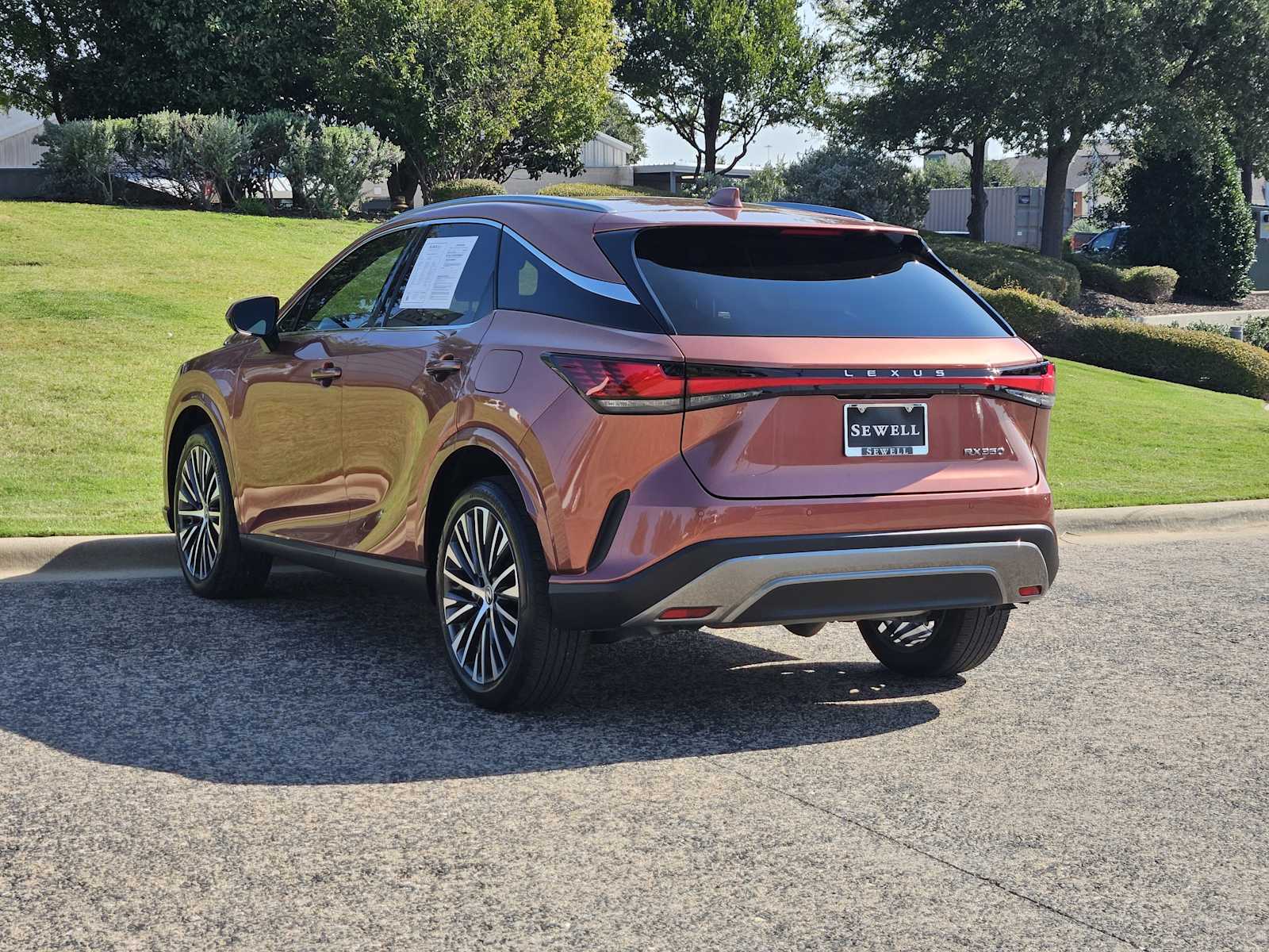 2023 Lexus RX 350 Premium photo 2