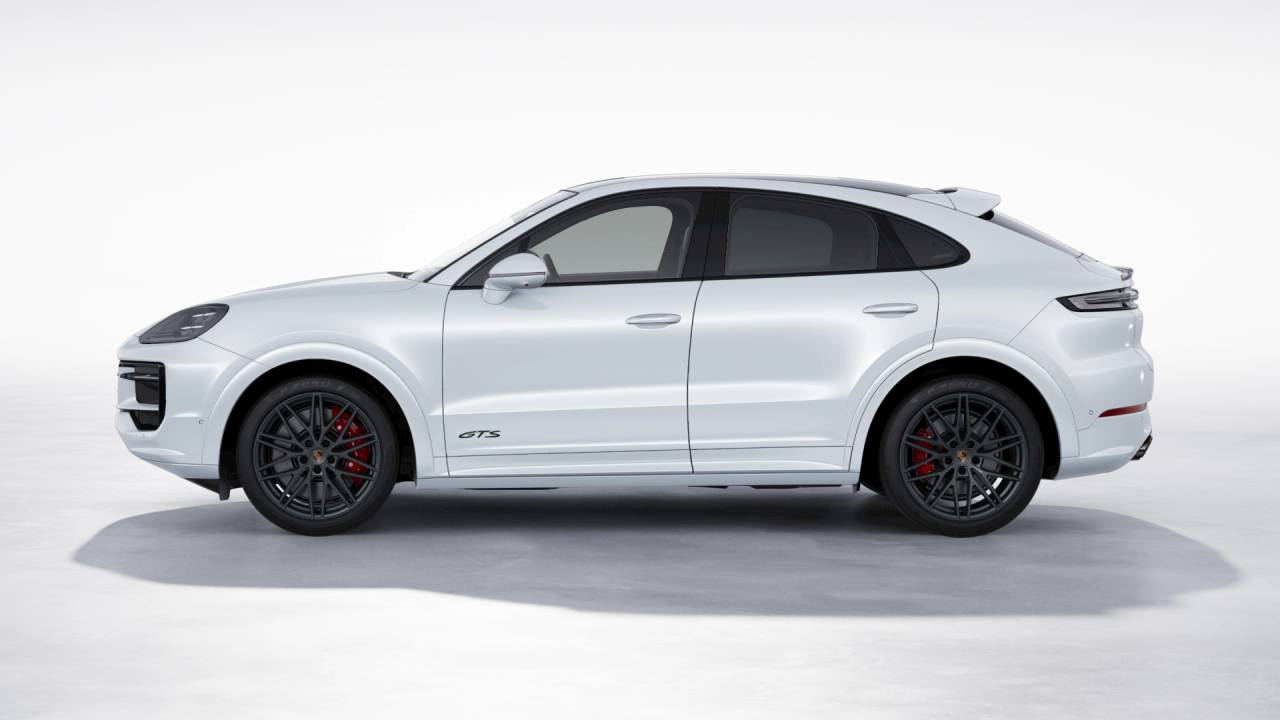 2026 Porsche Cayenne GTS Coupe photo 2