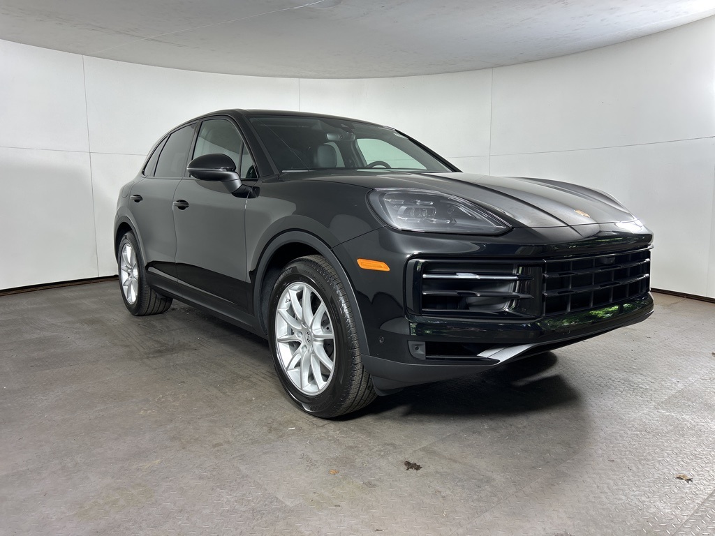 2025 Porsche Cayenne photo 4