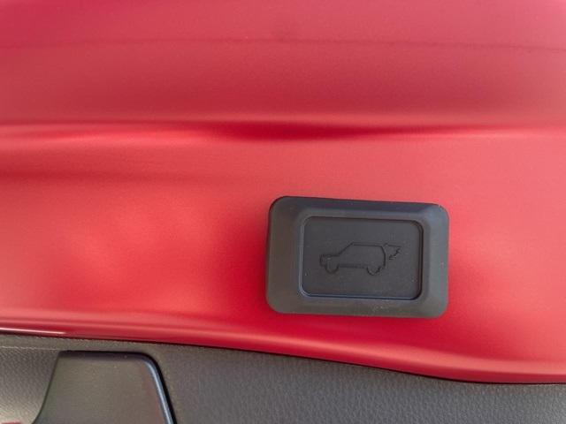 2025 Toyota RAV4 XLE photo 14