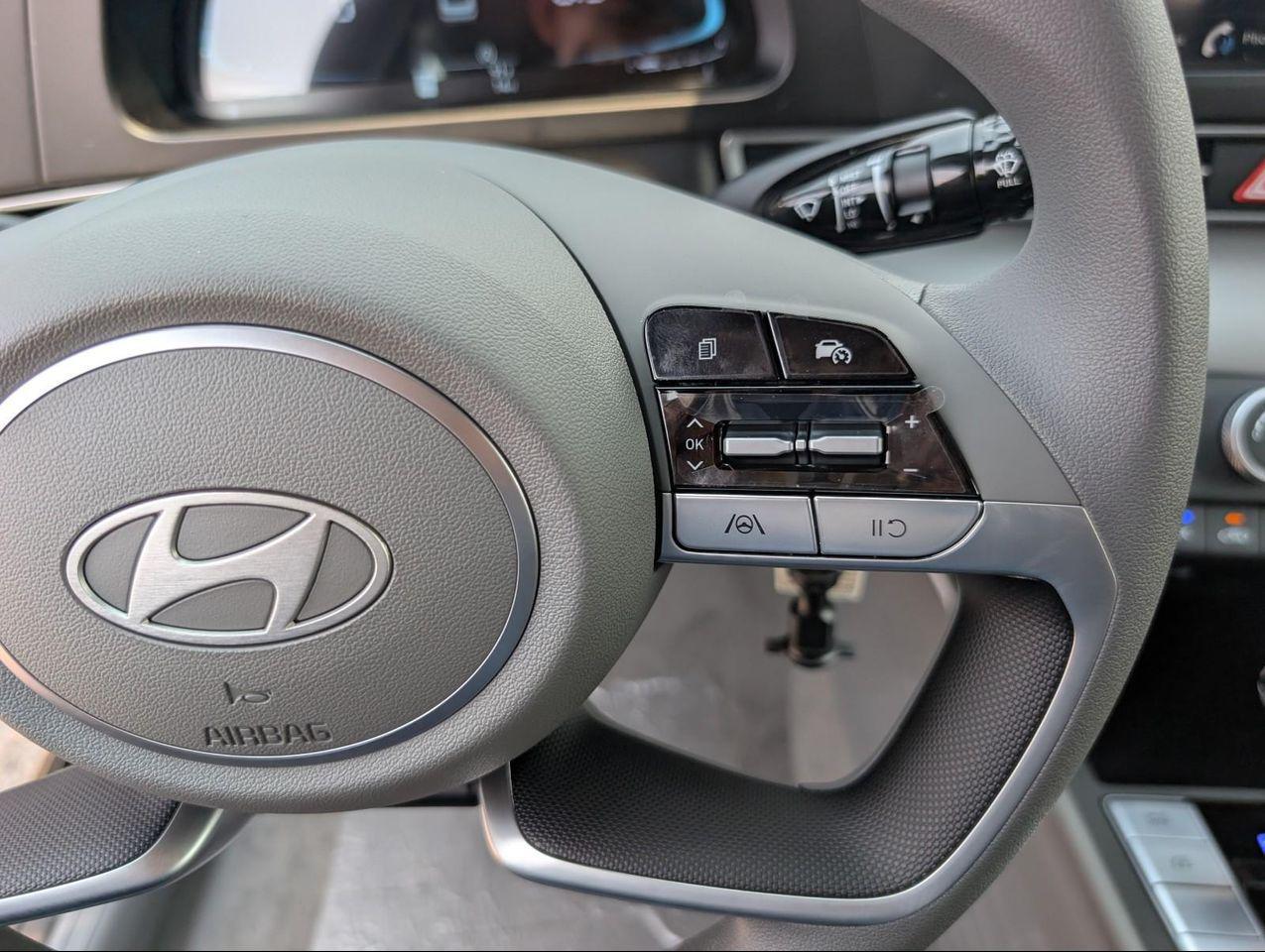 2025 Hyundai Elantra SE photo 16