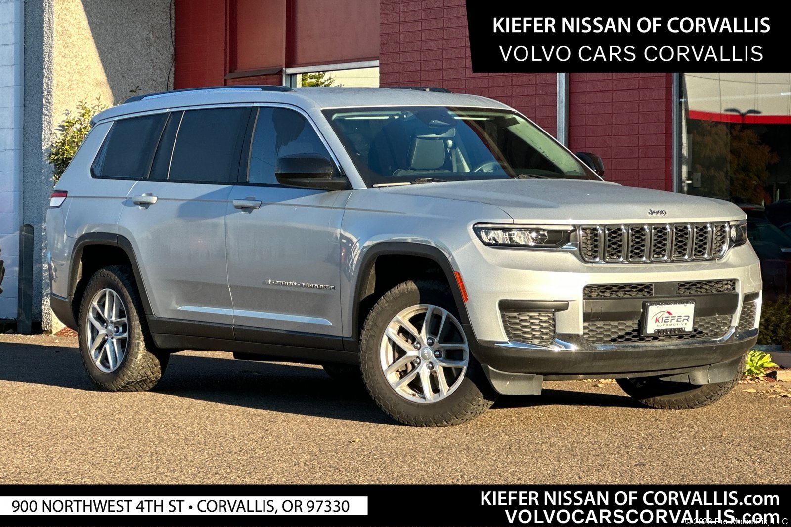 2022 Jeep Grand Cherokee L Laredo's photo