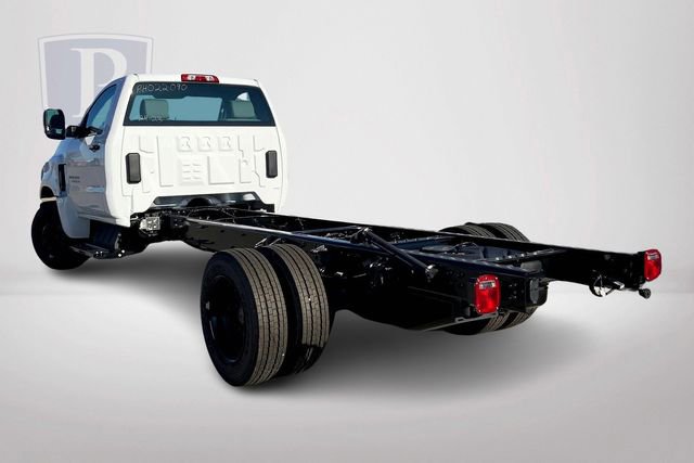 2023 Chevrolet Silverado 4500 Medium Duty Chassis Cab Work Truck's photo
