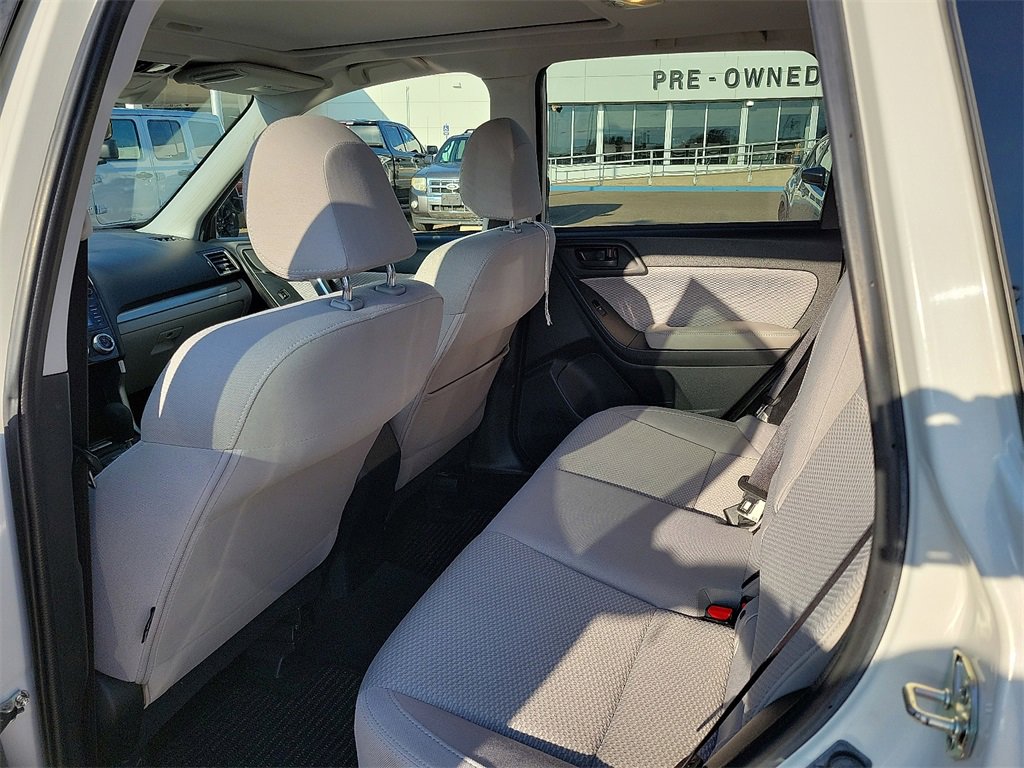 2018 Subaru Forester Premium photo 16