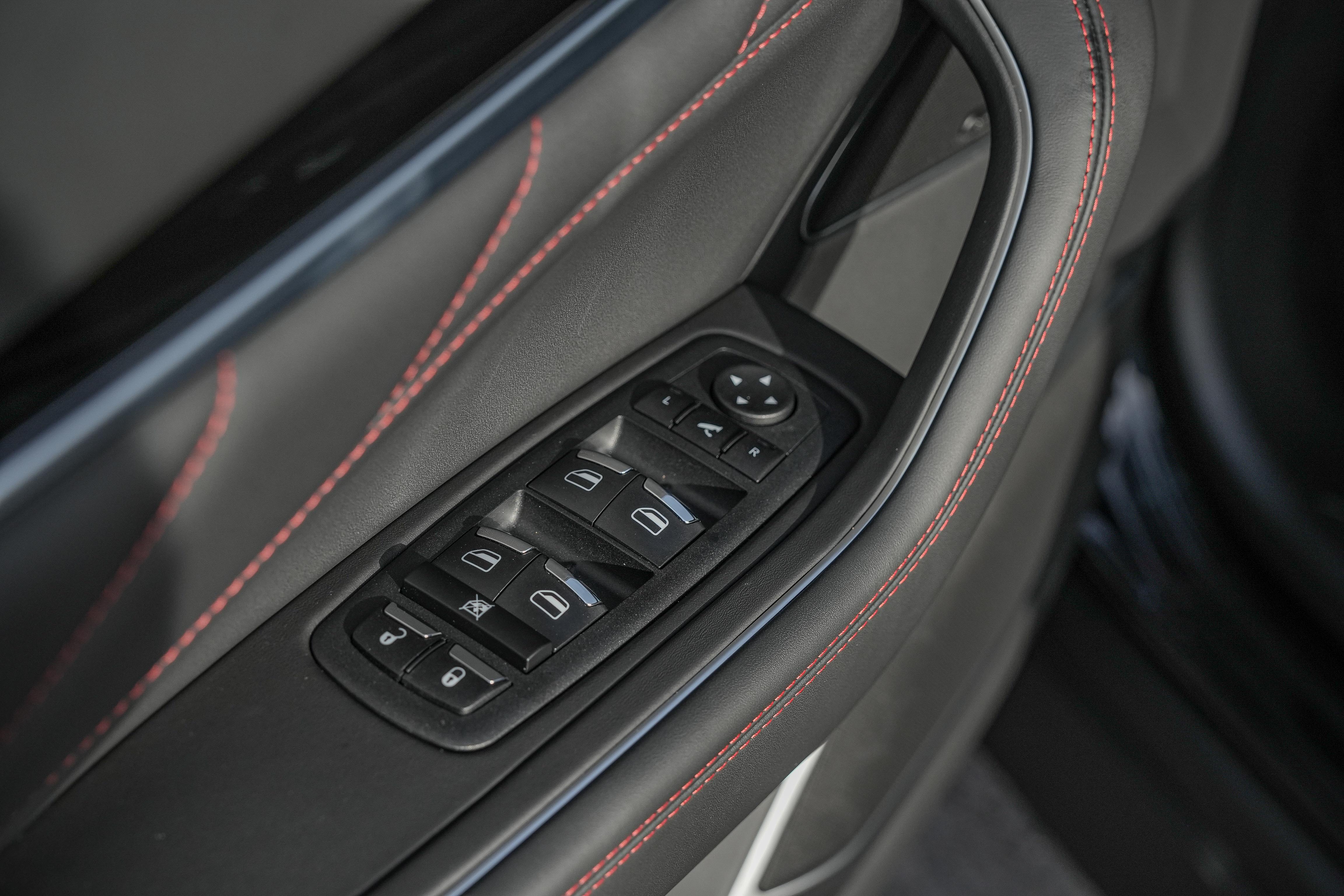 2024 Maserati Levante GT photo 10