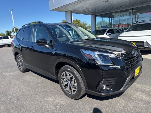 2022 Subaru Forester Premium photo 2