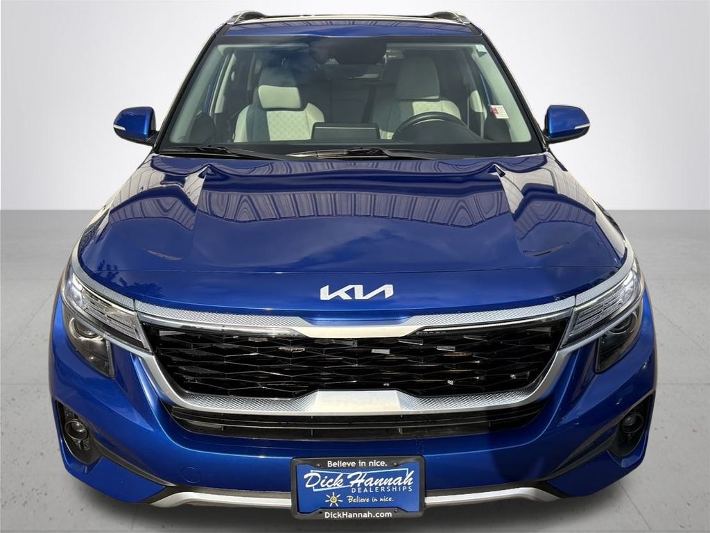 2022 Kia Seltos EX photo 3