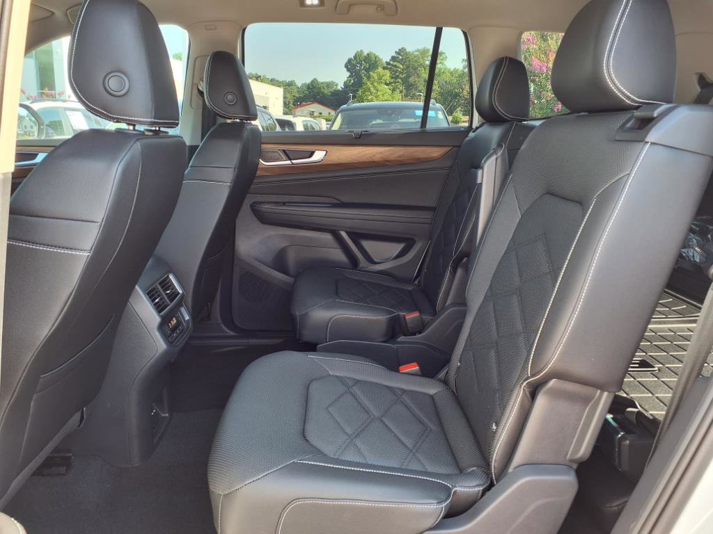 2025 Volkswagen Atlas SE Technology photo 22