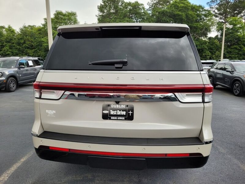 2024 Lincoln Navigator L Reserve photo 10