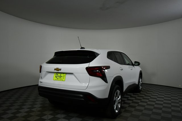 2026 Chevrolet Trax LS photo 9