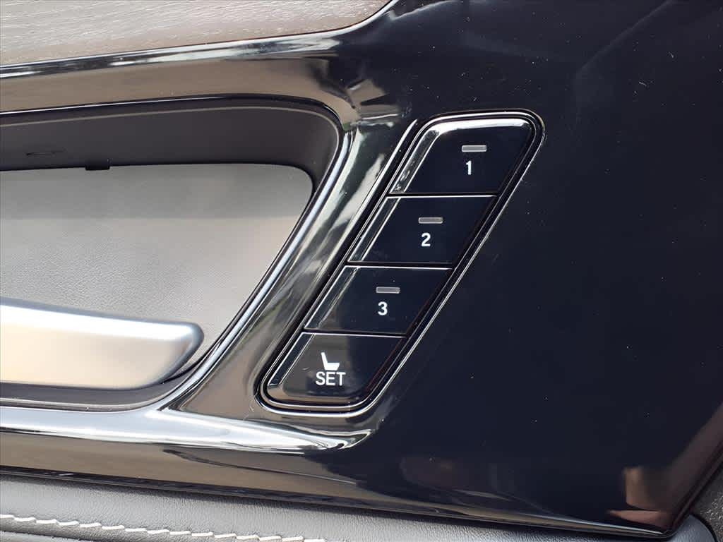 2026 Acura MDX SH-AWD Advance photo 16