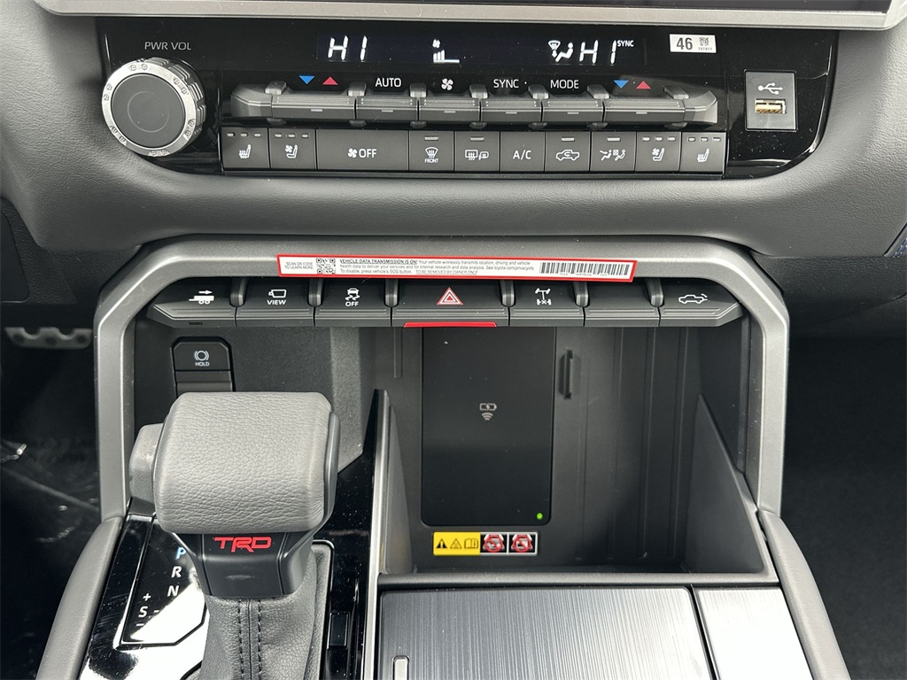 2025 Toyota Tundra Platinum CrewMax photo 21