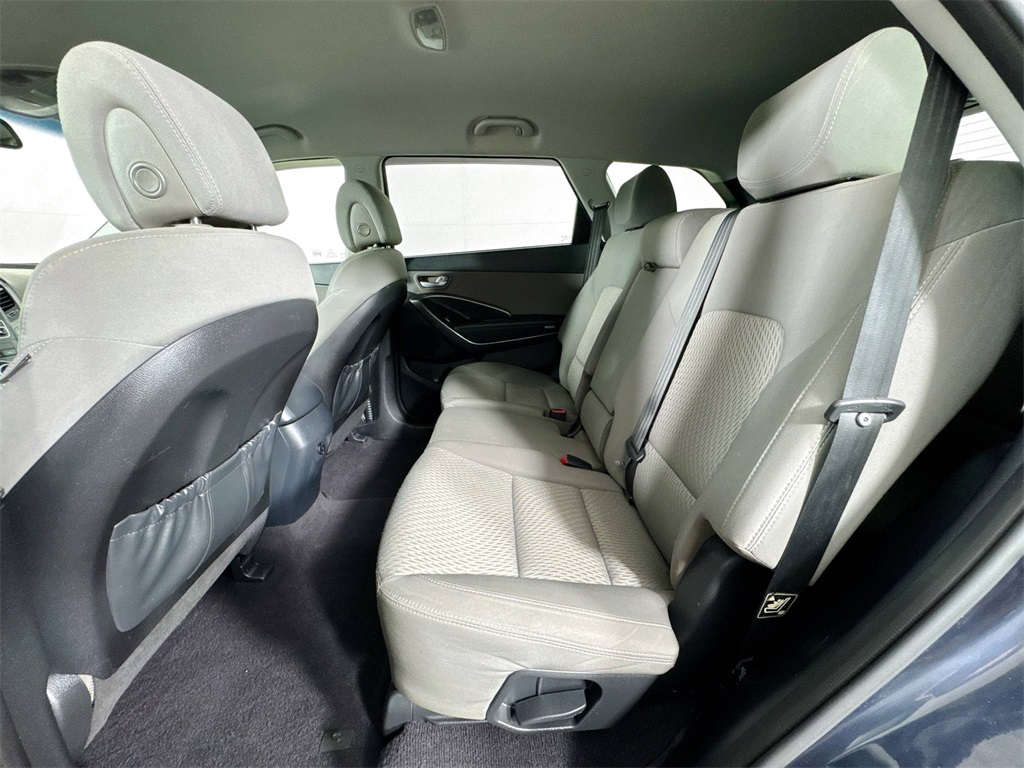 2017 Hyundai Santa Fe SE photo 14