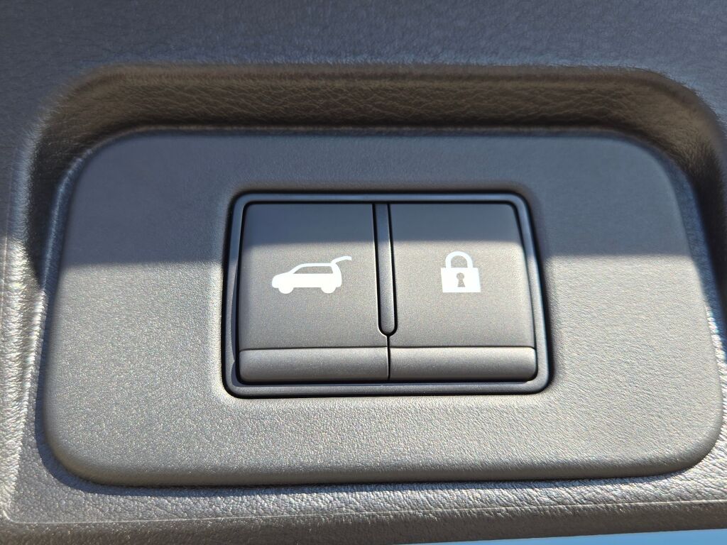 2026 Nissan Rogue SV photo 13
