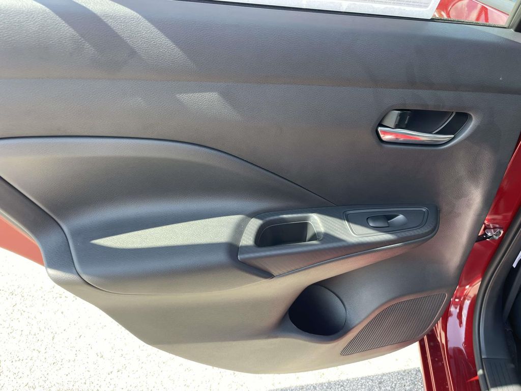 2025 Nissan Versa SV photo 13