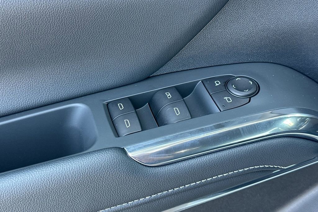 2025 Chevrolet Traverse photo 12