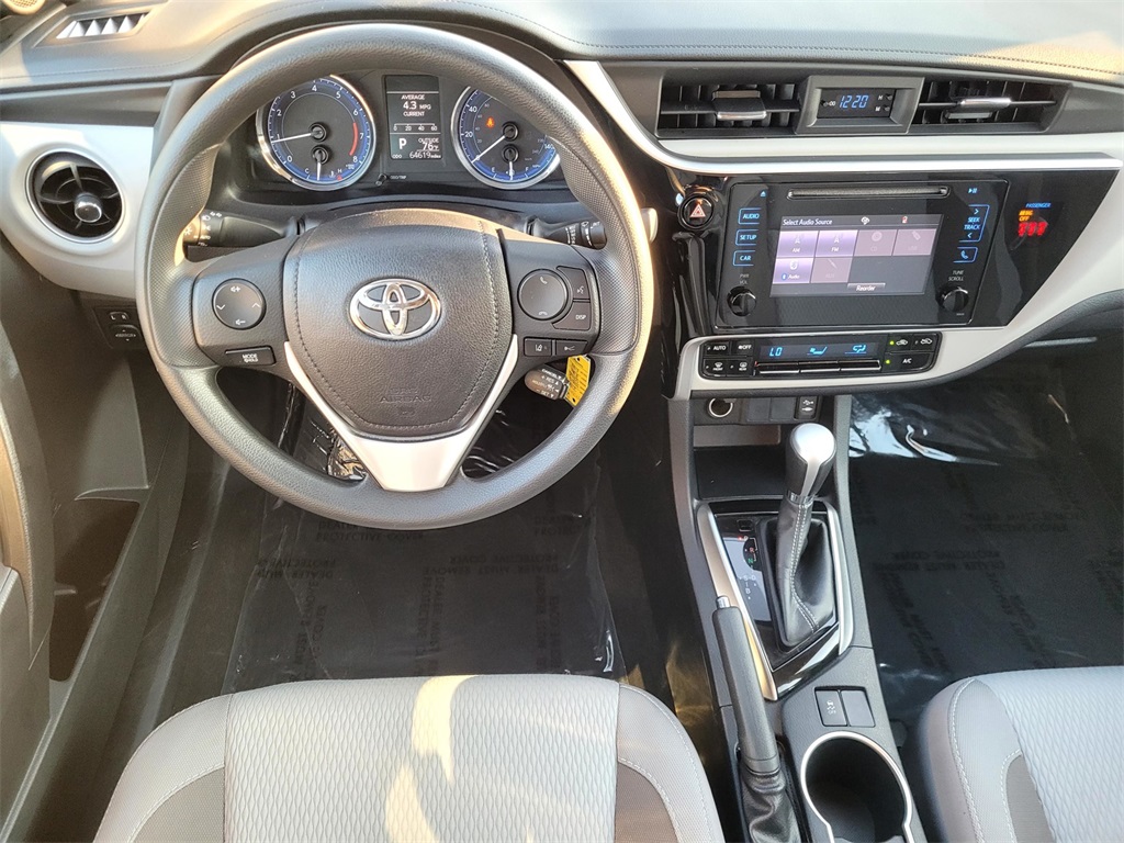 2018 Toyota Corolla L photo 22