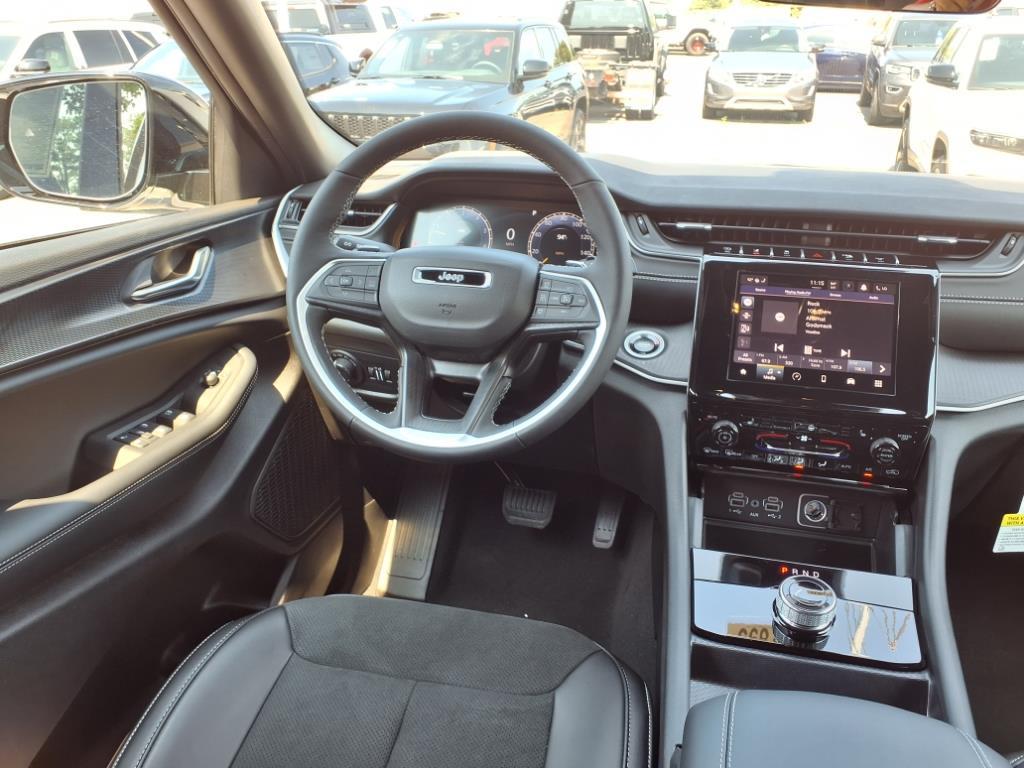 2025 Jeep Grand Cherokee Altitude X photo 22
