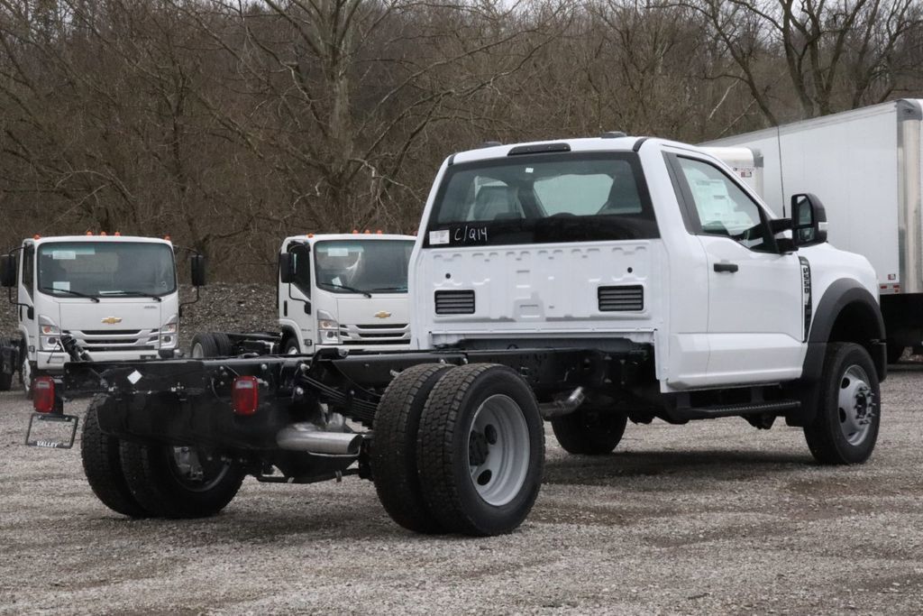 2025 Ford F-550 photo 4