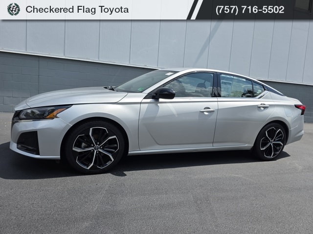 2023 Nissan Altima 2.5 SR photo 2