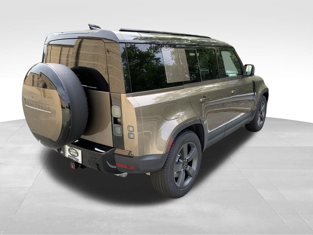 2026 Land Rover Defender 110 S photo 8