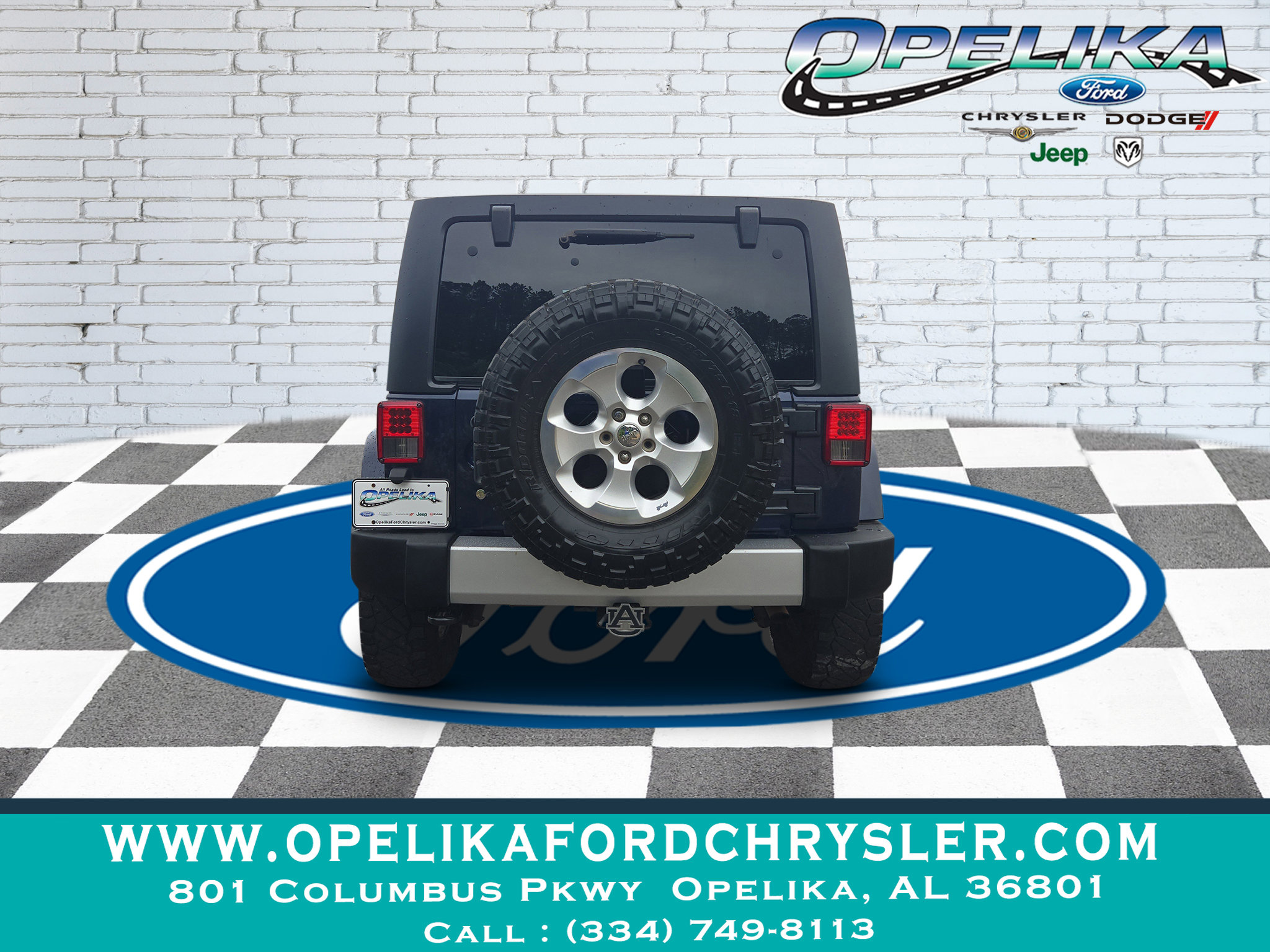 2013 Jeep Wrangler Unlimited Sahara photo 4