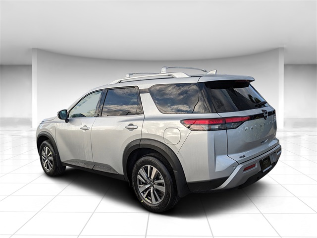 2025 Nissan Pathfinder SL photo 3