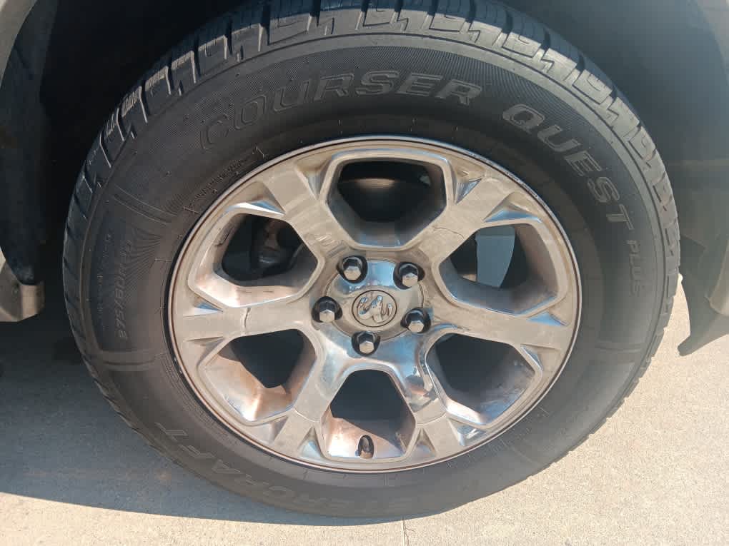 2018 Ram 1500 Laramie photo 3