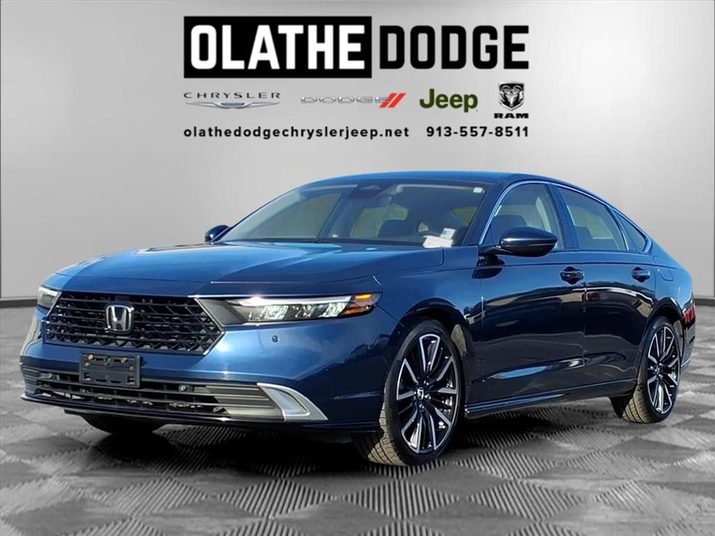 2023 Honda Accord Hybrid Touring's photo