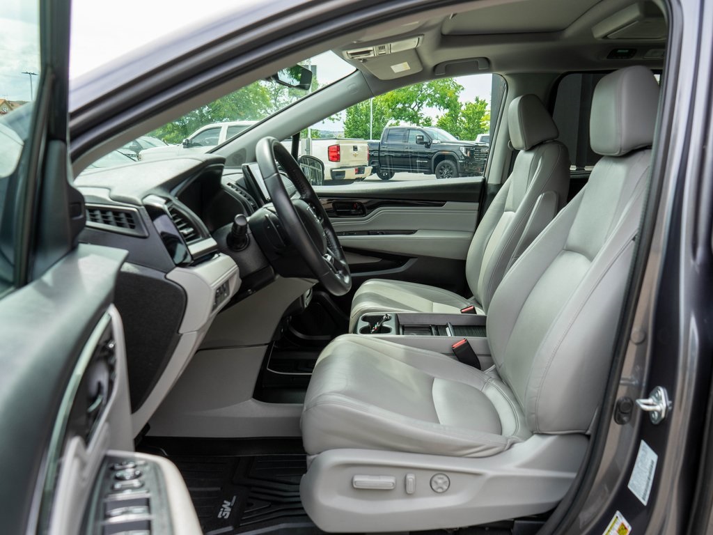 2023 Honda Odyssey Touring photo 10