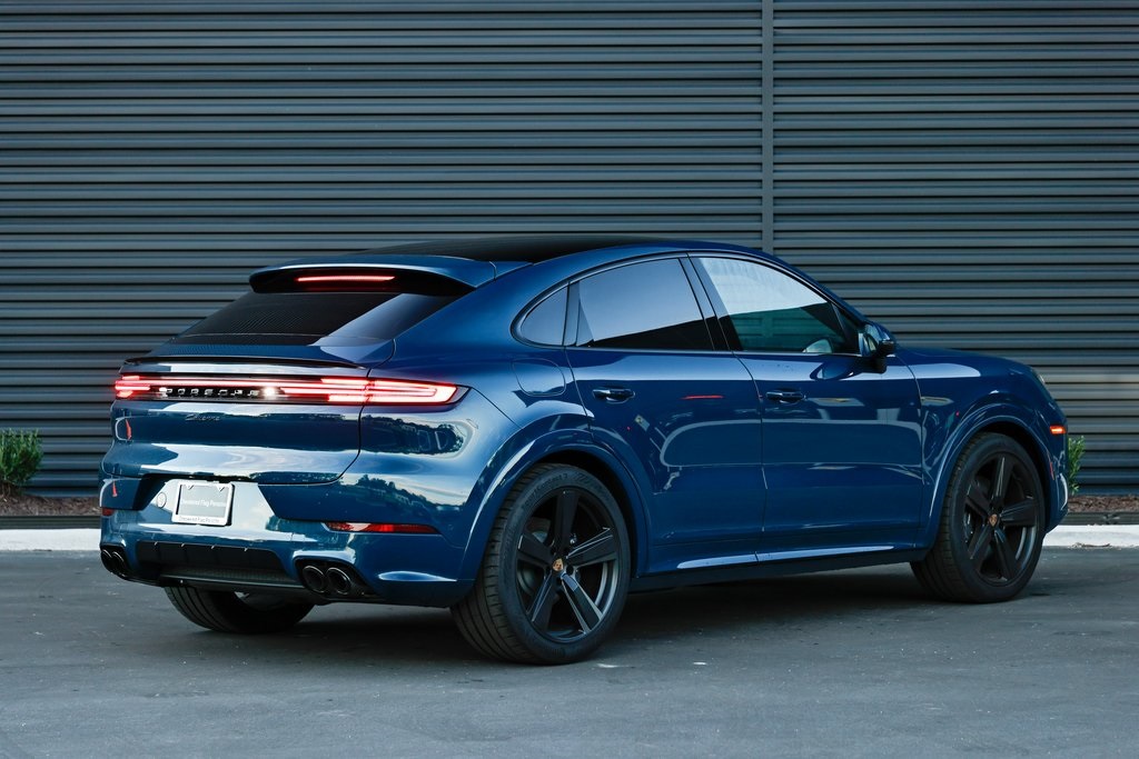 2025 Porsche Cayenne Coupe photo 2