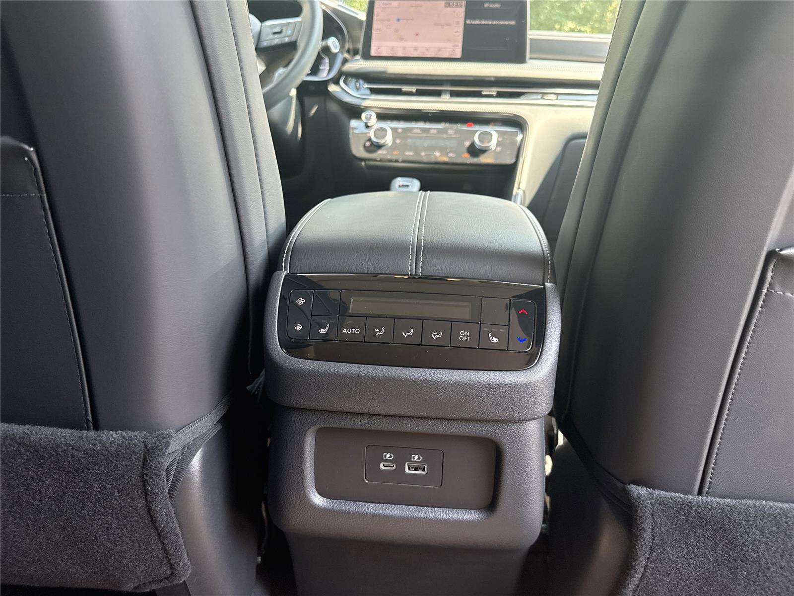 2025 Toyota RAV4 LE photo 25