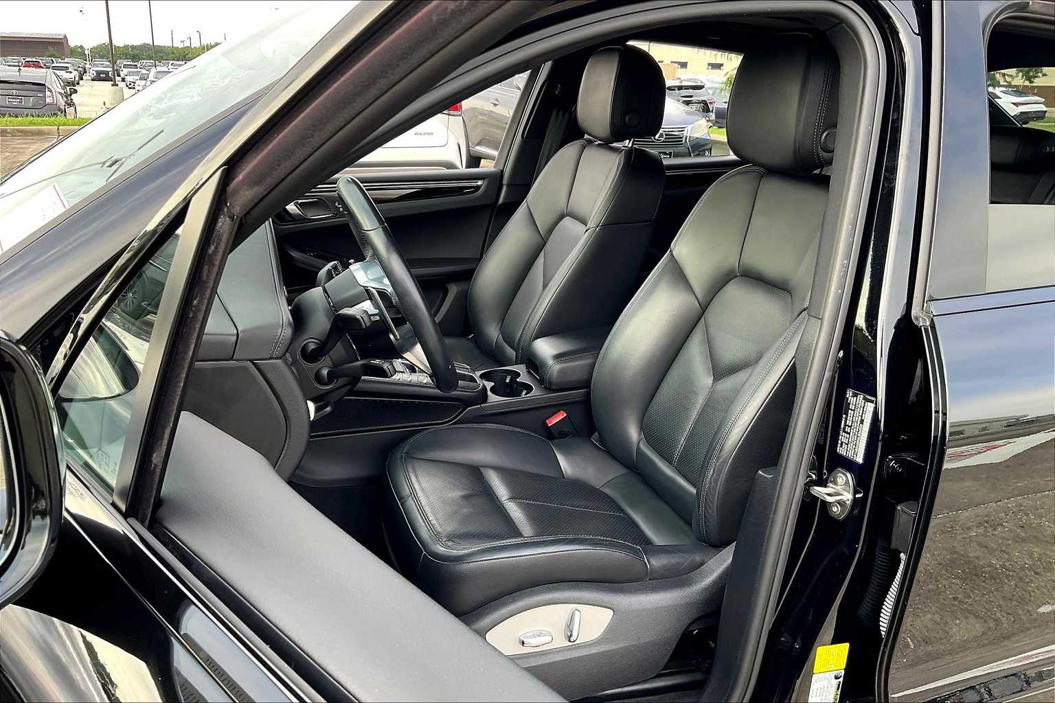 2021 Porsche Macan S photo 6