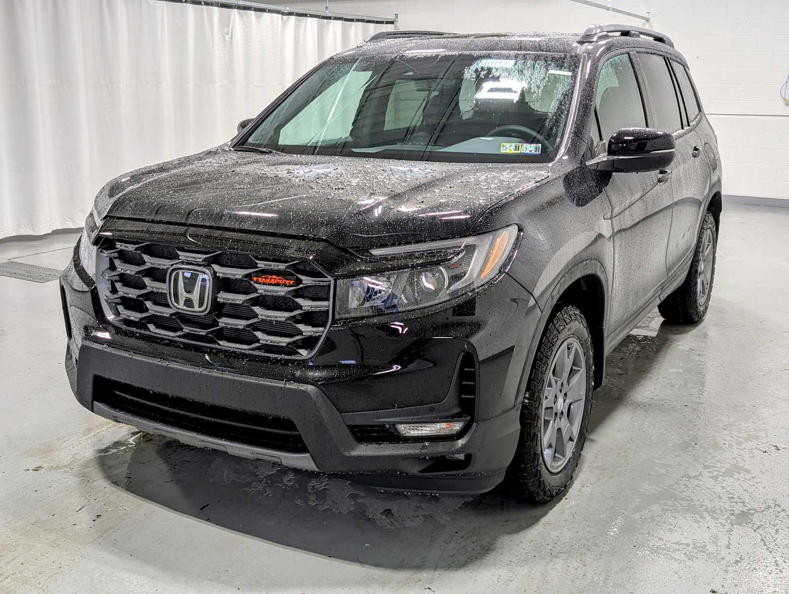 New 2025 Honda Passport AWD TRAILSPORT in Crystal Black Pearl 