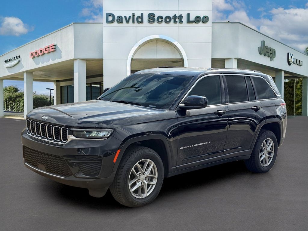 2023 Jeep Grand Cherokee Laredo's photo