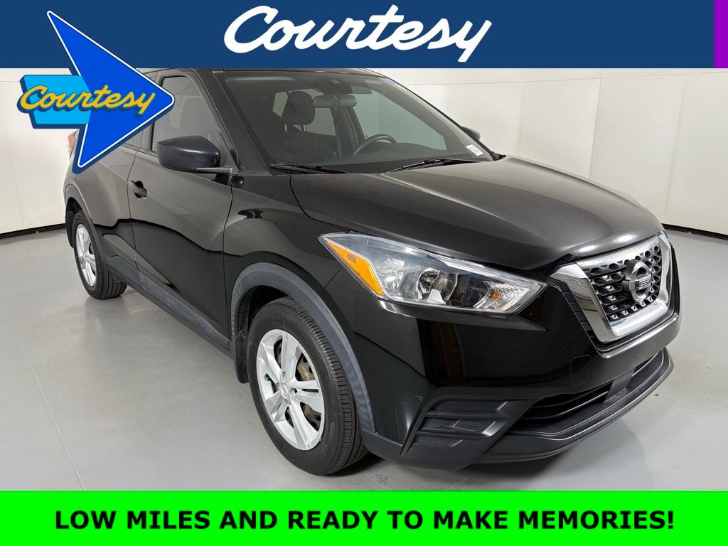 2020 Nissan Kicks S's photo