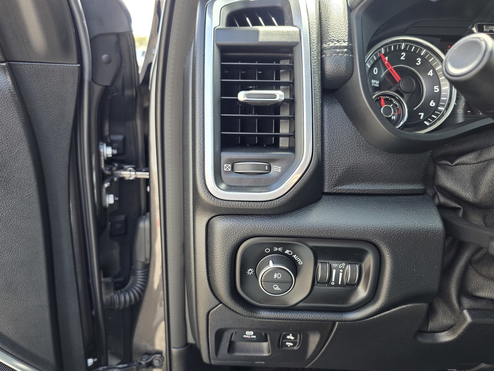 2021 Ram 1500 Laramie photo 32