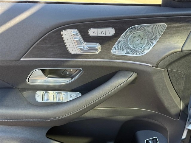2026 Mercedes Benz GLS 450 4MATIC photo 11