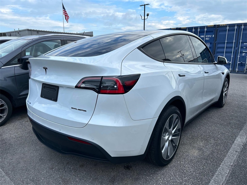 2020 Tesla Model Y Long Range photo 3
