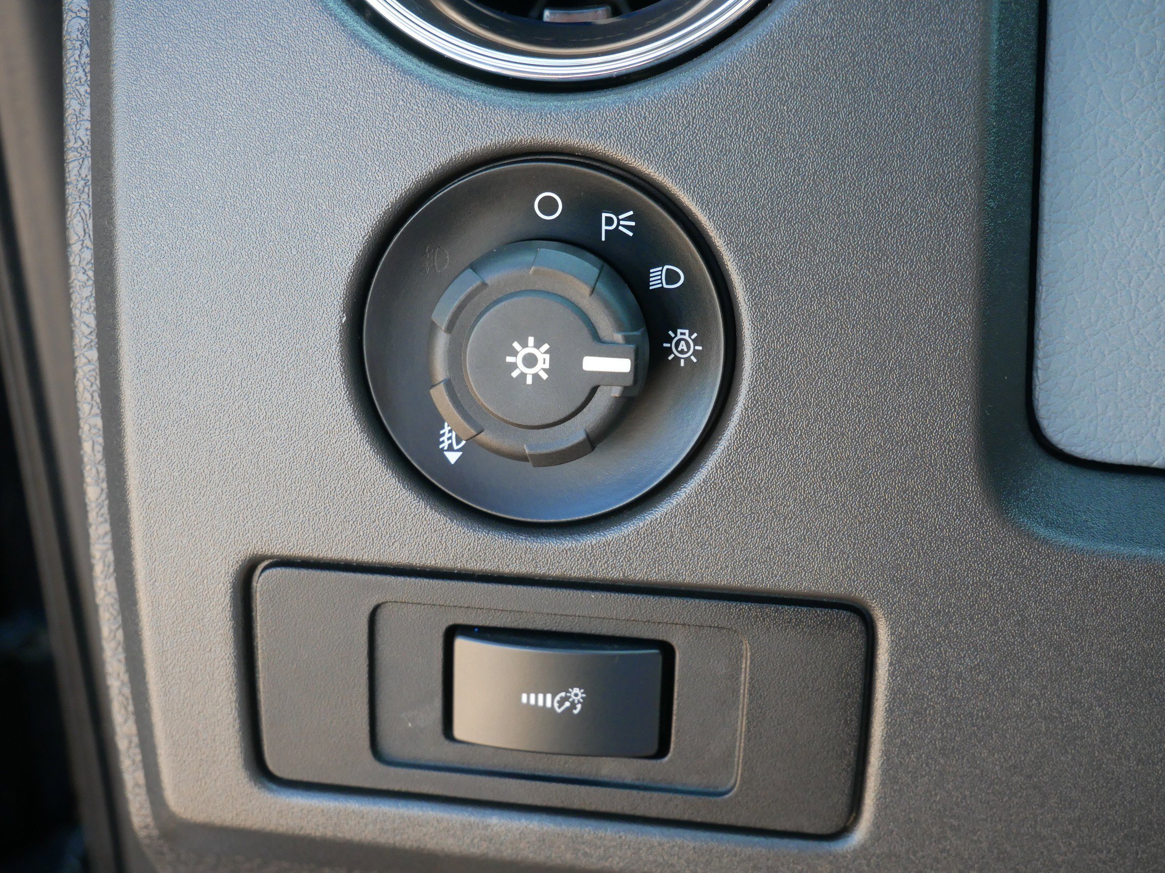 2012 Ford F-150 XLT photo 14