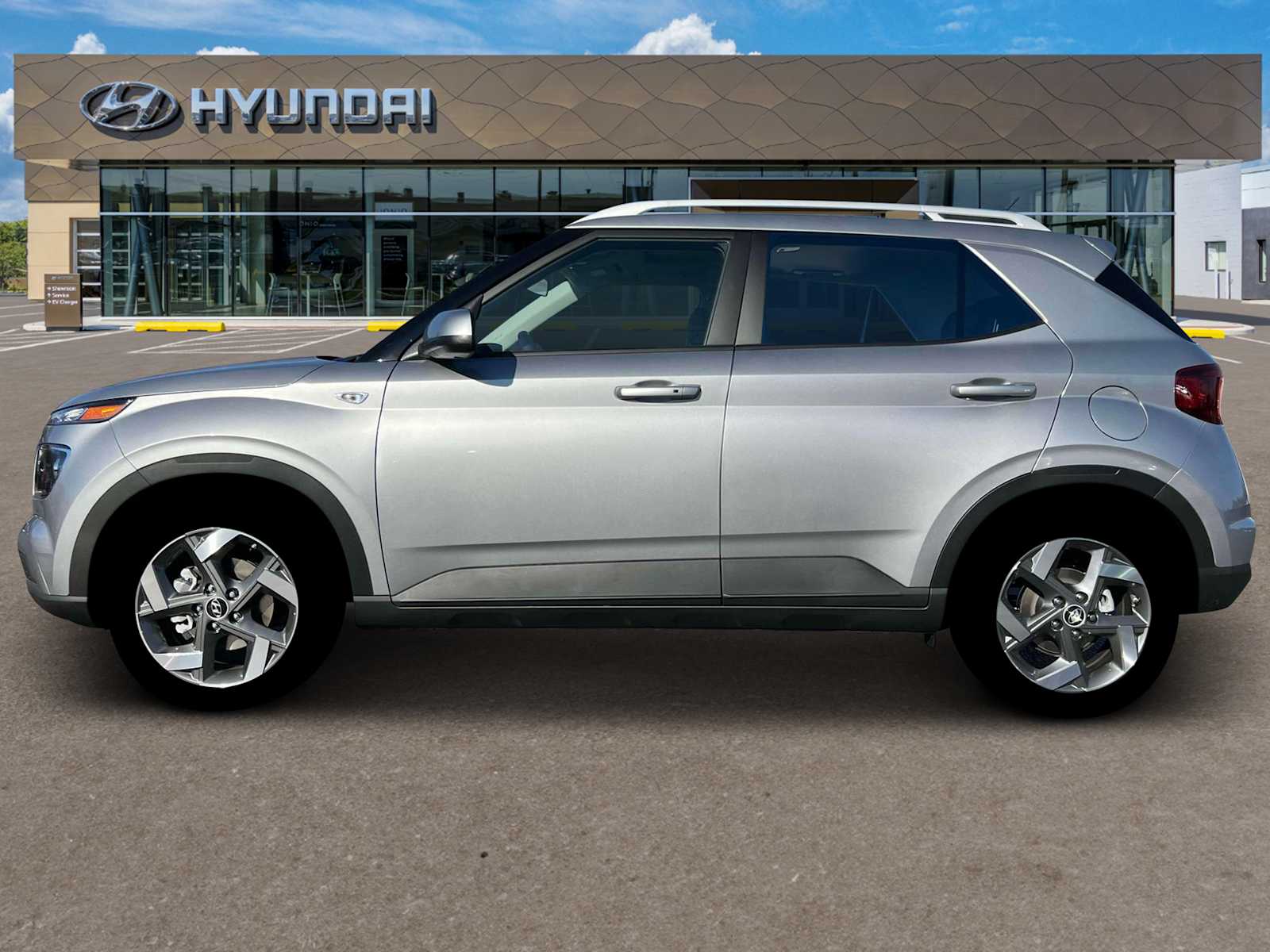 2025 Hyundai Venue SEL photo 2