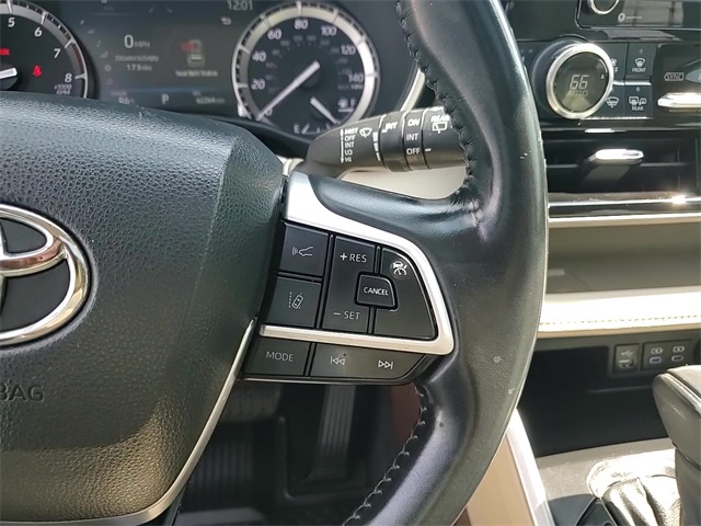 2022 Toyota Highlander XLE photo 14