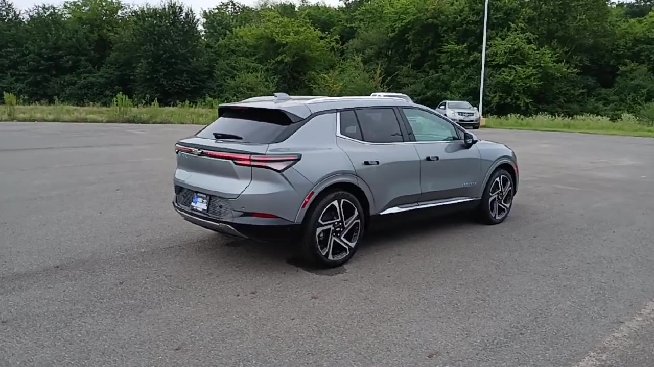 2025 Chevrolet Equinox EV 1LT photo 8
