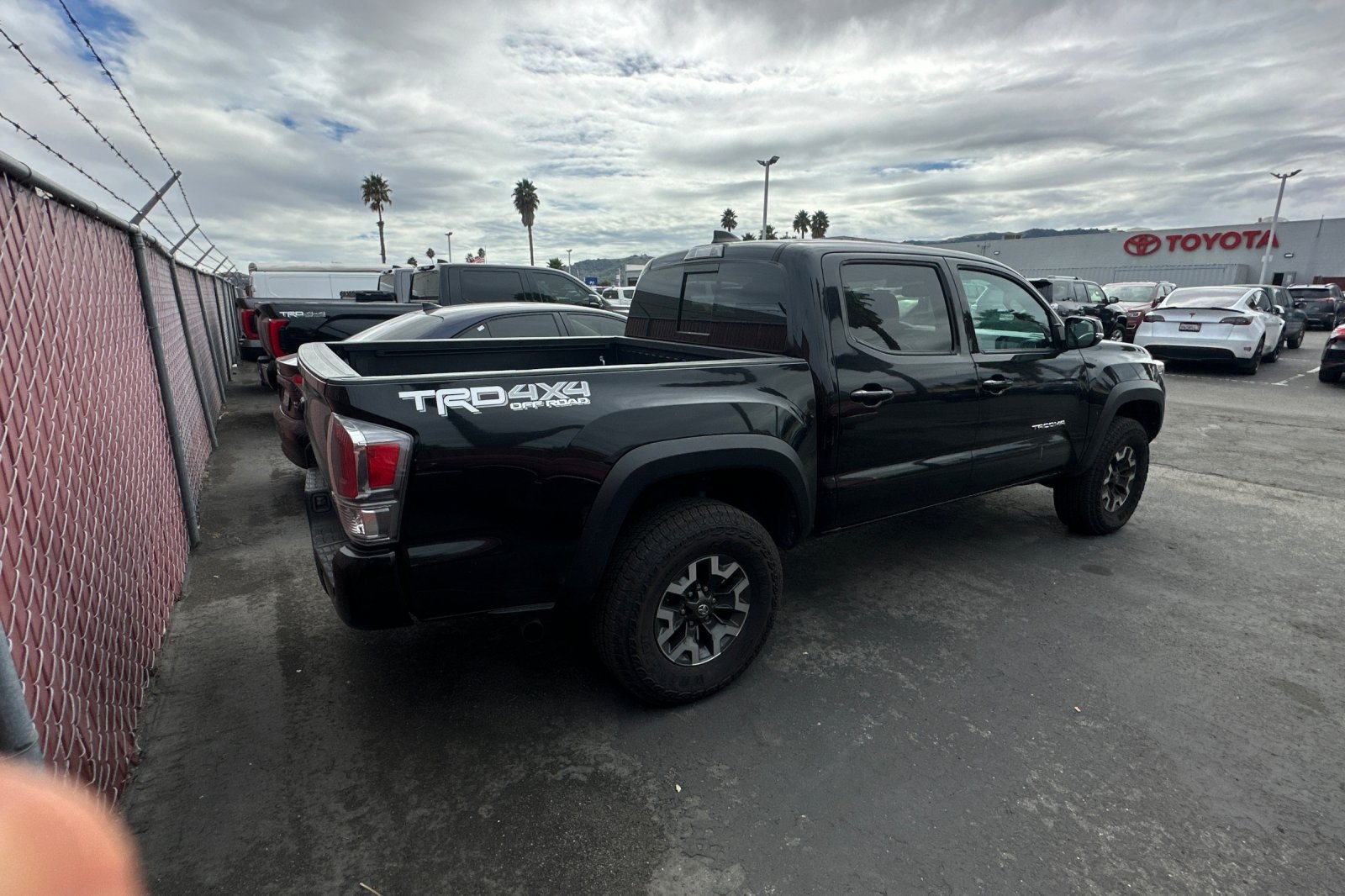 2022 Toyota Tacoma TRD Off-Road photo 2