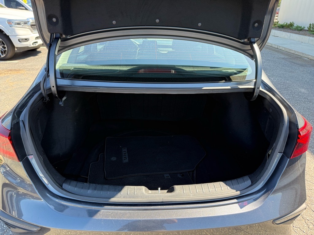 2021 Kia Forte FE LXS photo 12