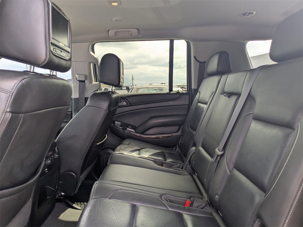2020 Chevrolet Suburban LT photo 12