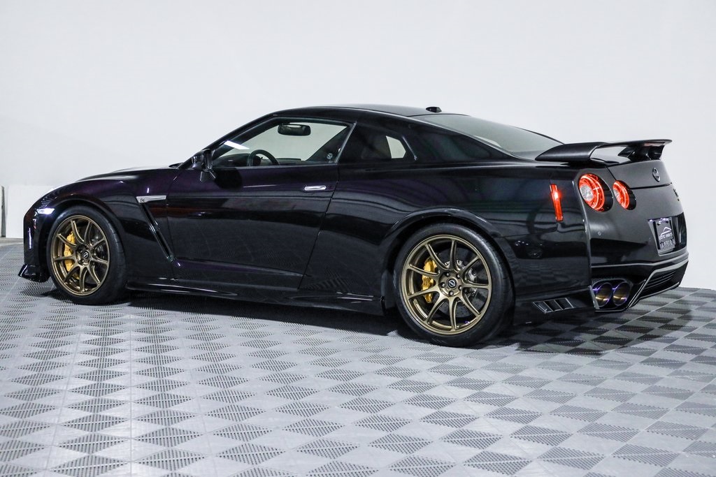 2021 Nissan GT-R Premium photo 19